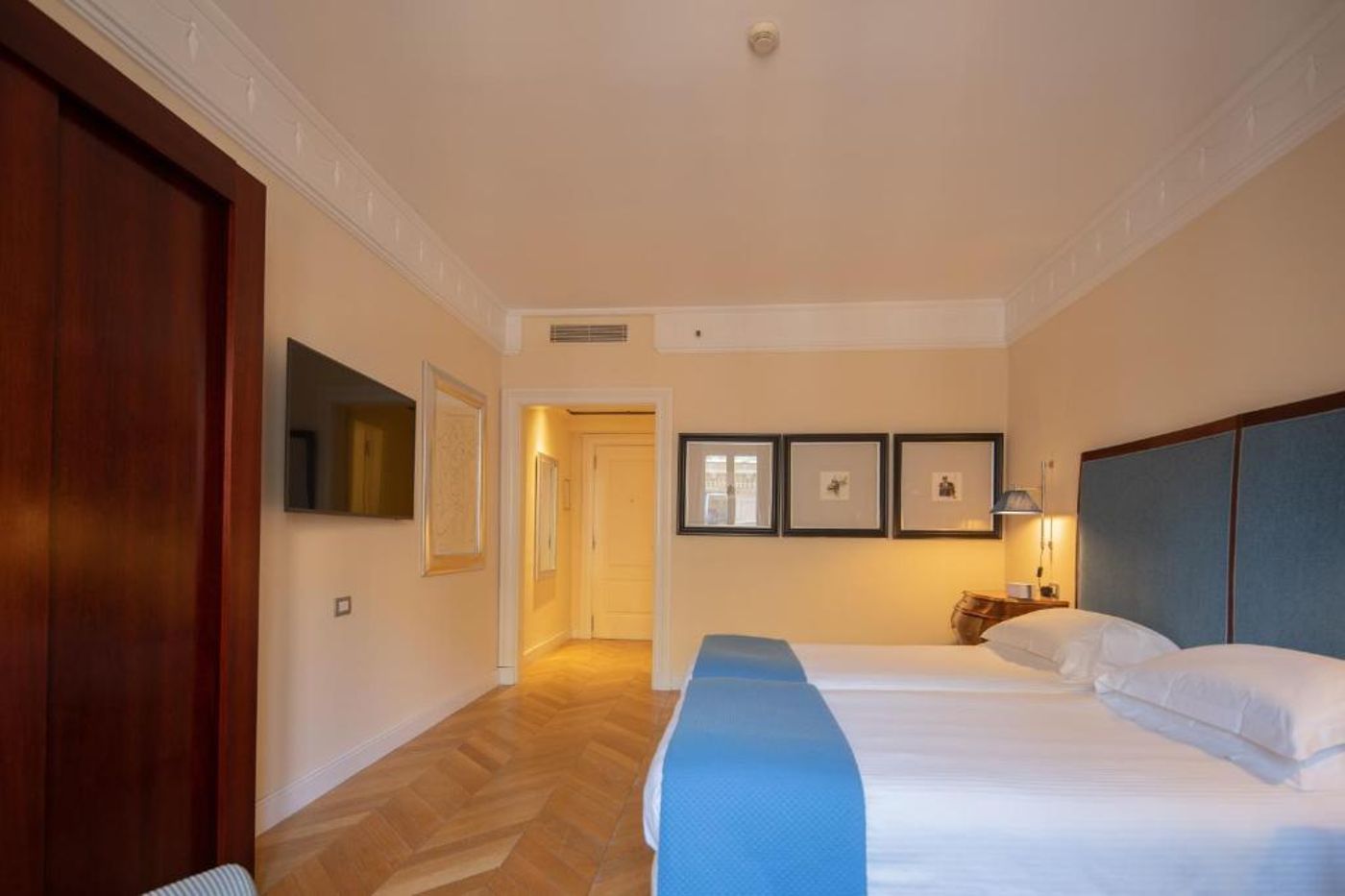 Rose-Garden-Palace-Room-12