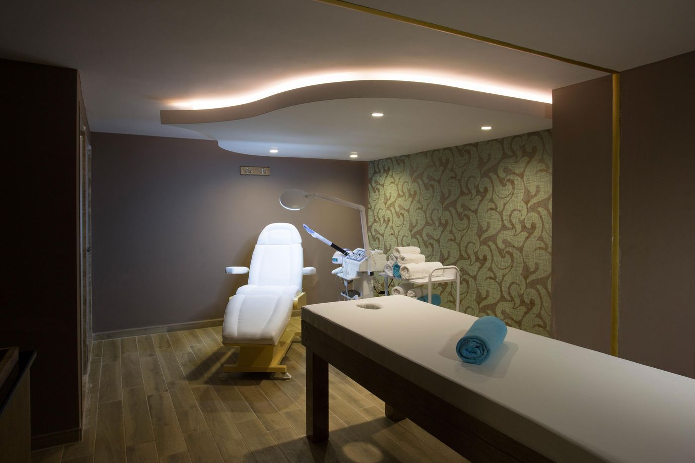 Water-Side-Resort-and-Spa-Sports-and-Entertainment-69