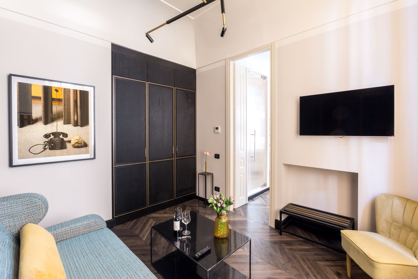 The-H-All-Tailor-Suite-Roma-Room-6