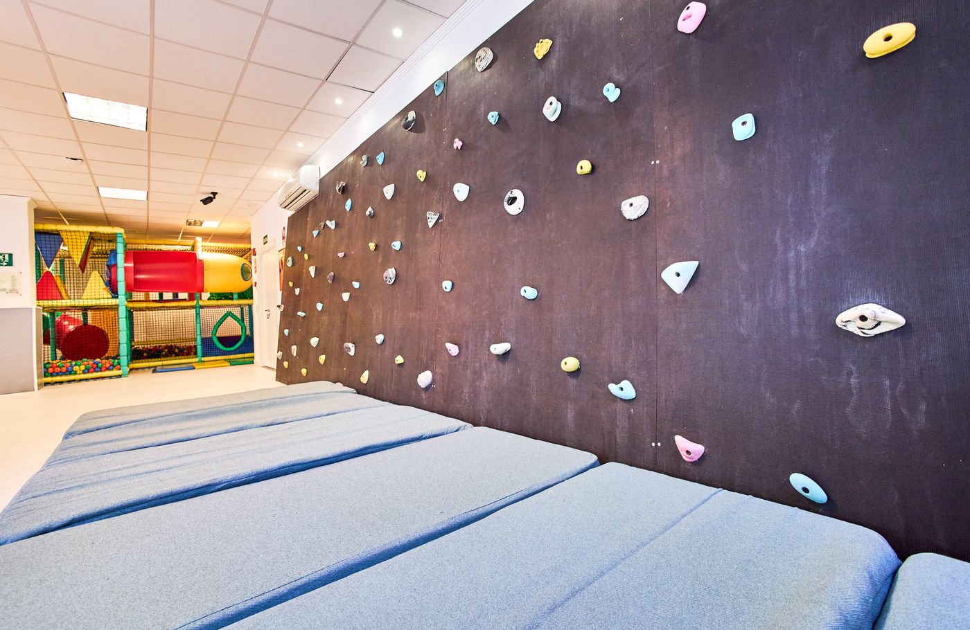 Leonardo-Royal-Hotel-Ibiza-Santa-Eulalia-Sports-and-Entertainment-56