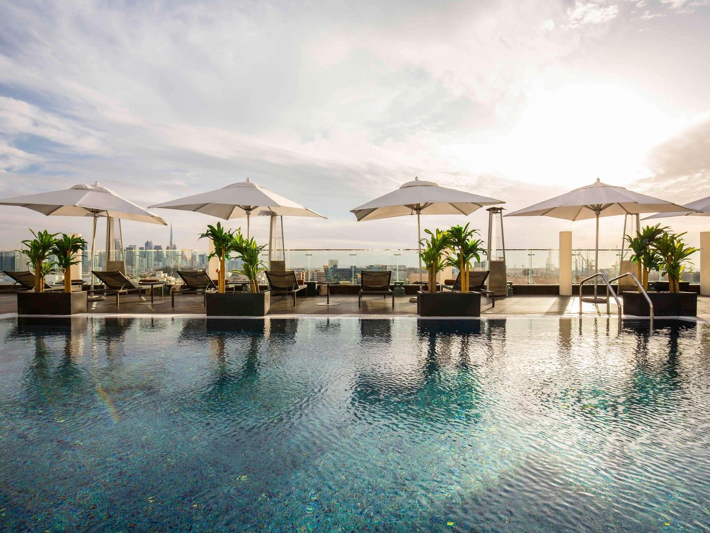 The-Canvas-Dubai--McGallery-by-Sofitel--Melia-Dubai--Pool-1