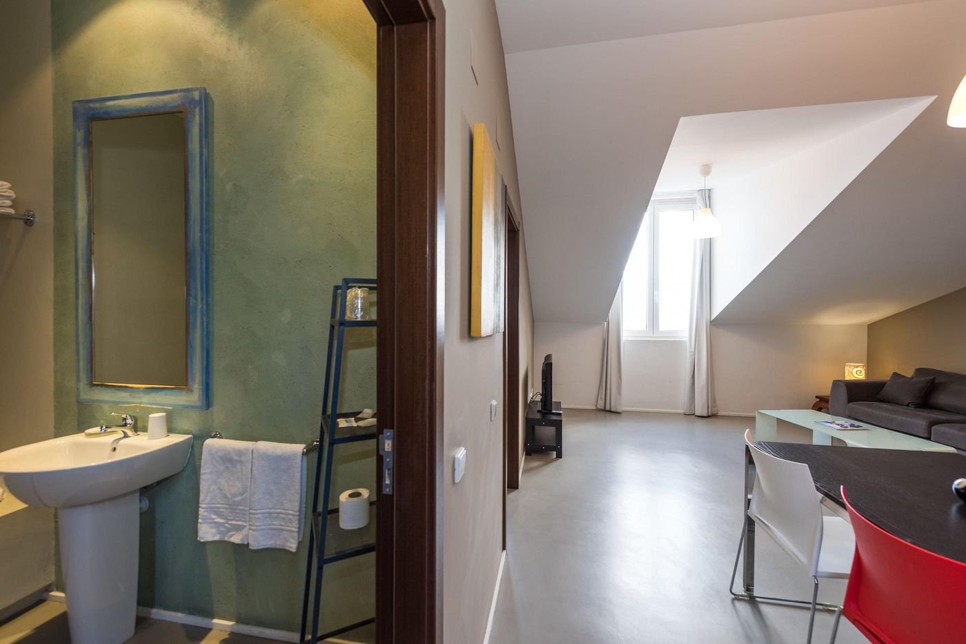 Alfama---Lisbon-Lounge-Suites-Room-69