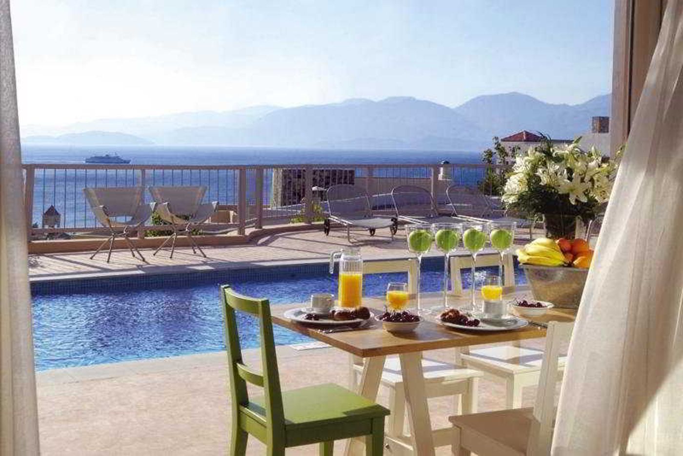 Pleiades-Luxurious-Villas-Pool-18