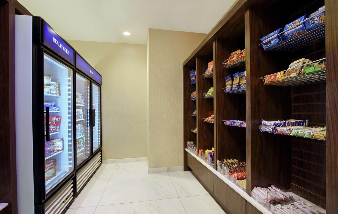 Hilton-Garden-Inn-New-York-Midtown-Park-Ave-Restaurant-18