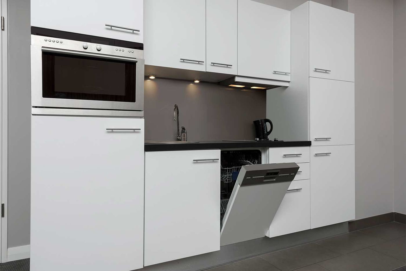 Adina-Apartment-Hotel-Berlin-Checkpoint-Charlie-Room-11