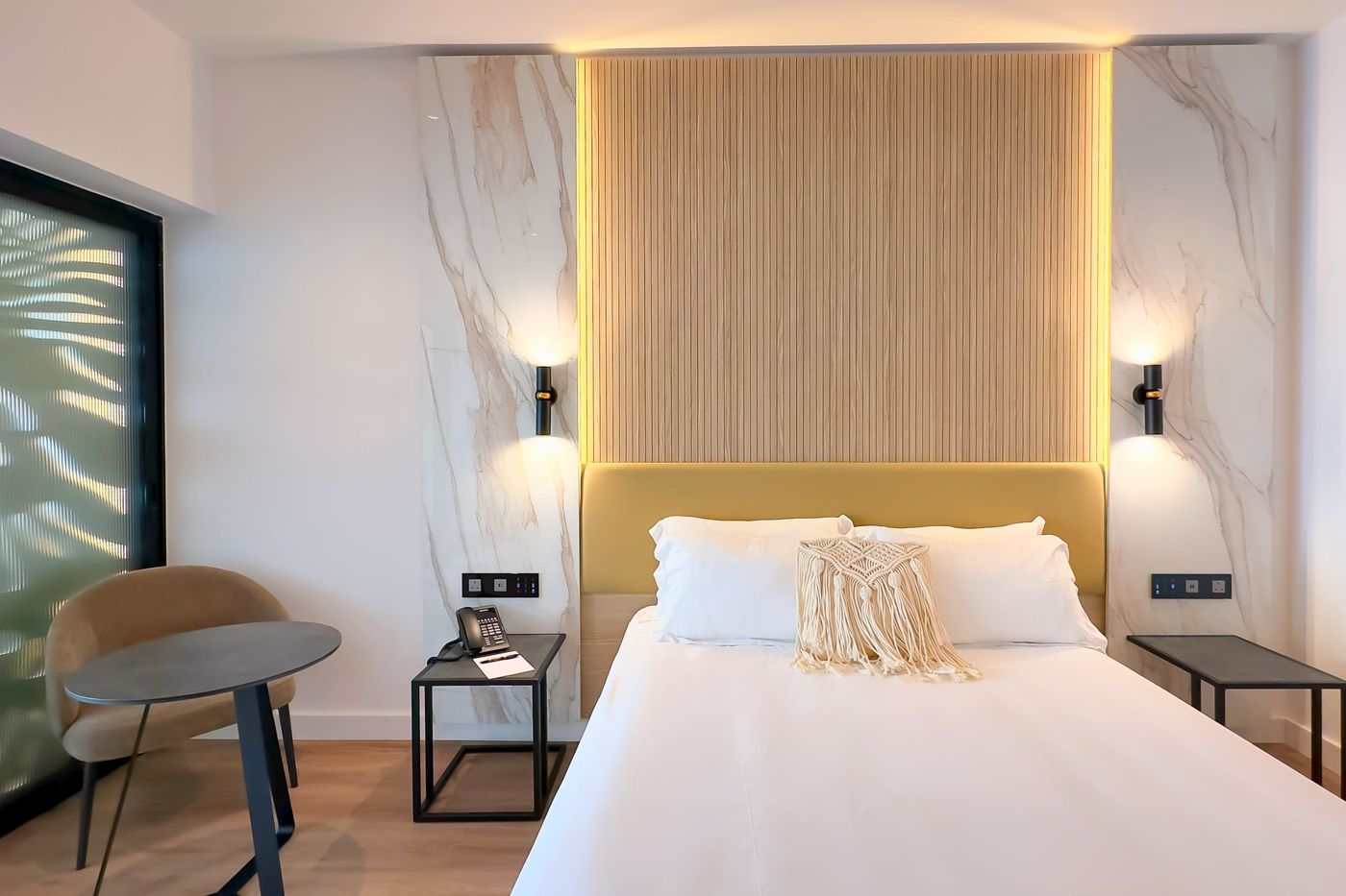 Cavo-Maris-Beach-Room-32