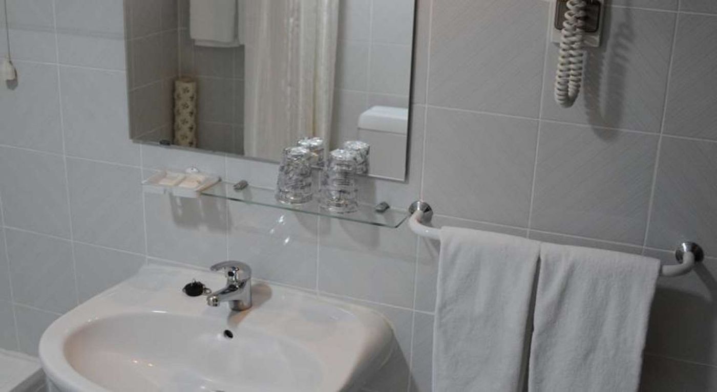 Best-Western-Dom-Bernardo-Room-25