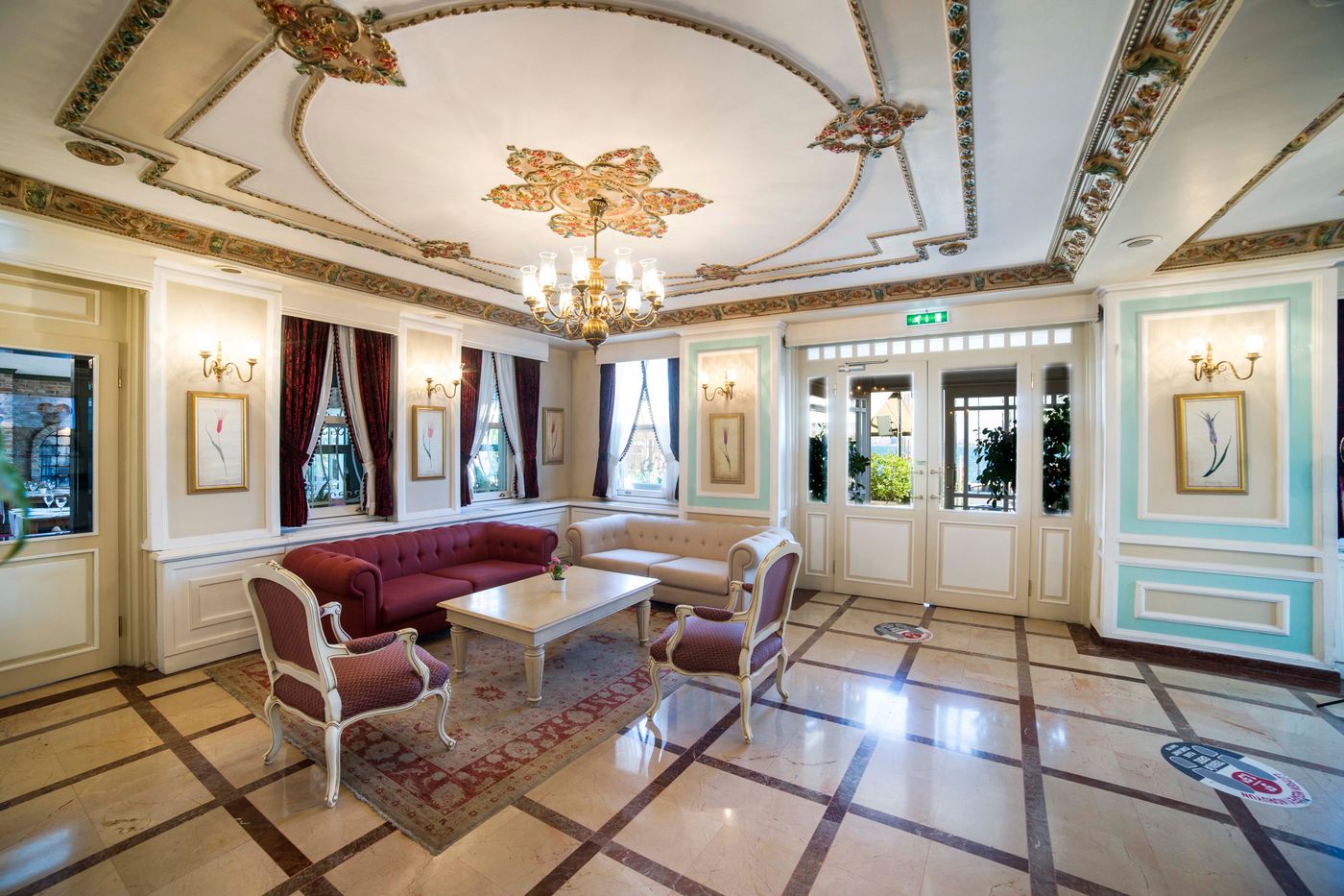 Radisson-Hotel-Sultanahmet-Lobby-14