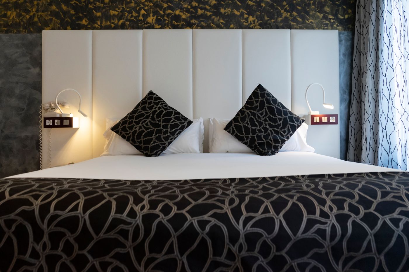 Petit-Palace-Savoy-Alfonso-XII-Room-32