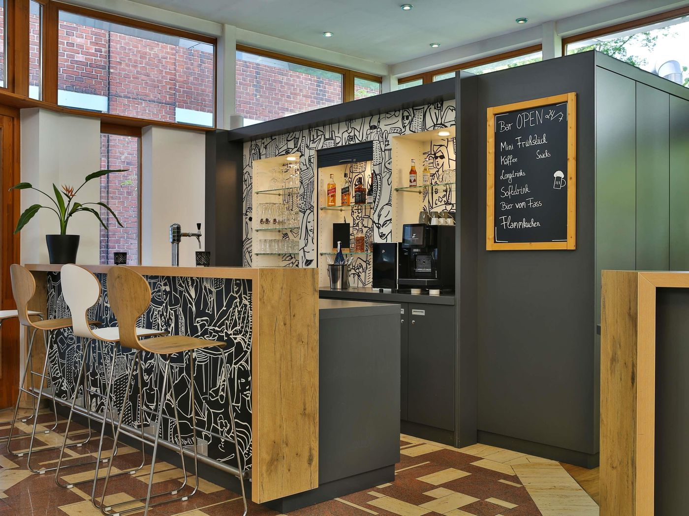 ibis-Berlin-City-Sud-Bar-7