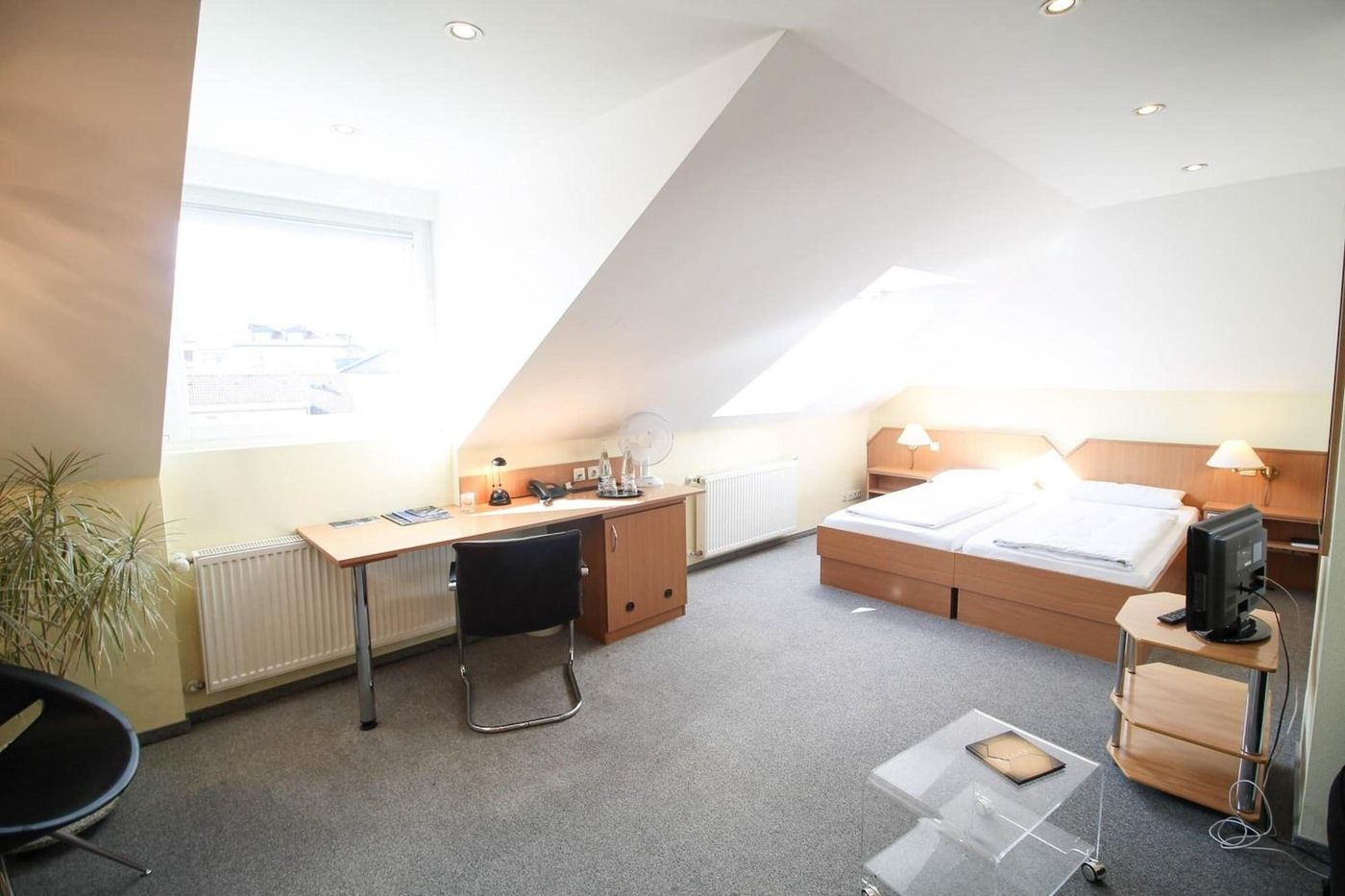 Am Zoo - Germany - FRANKFURT AM MAIN  - Room - 2