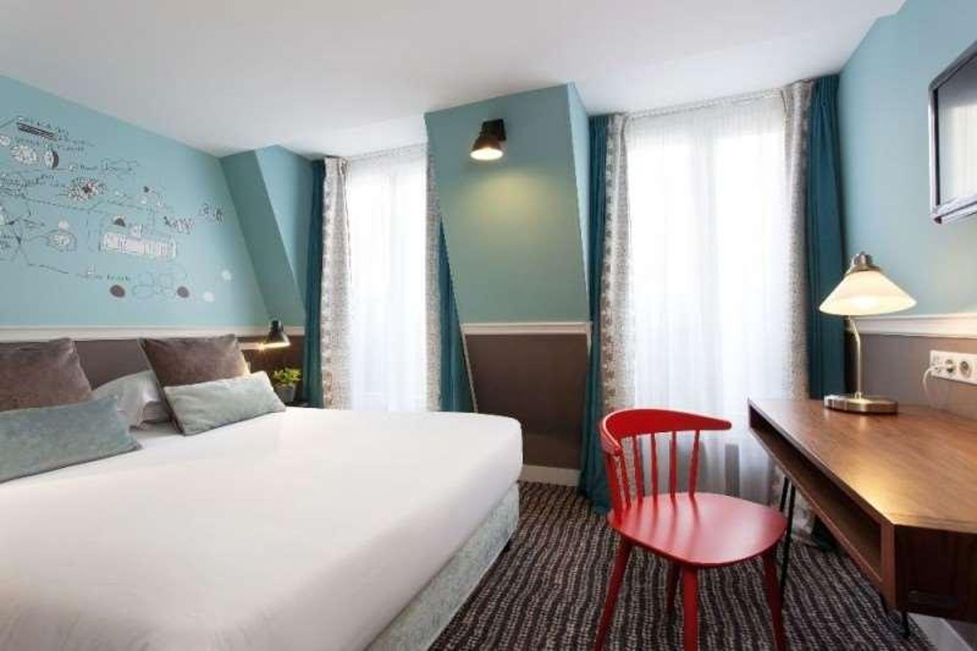 Hotel-des-3-Poussins-Room-12