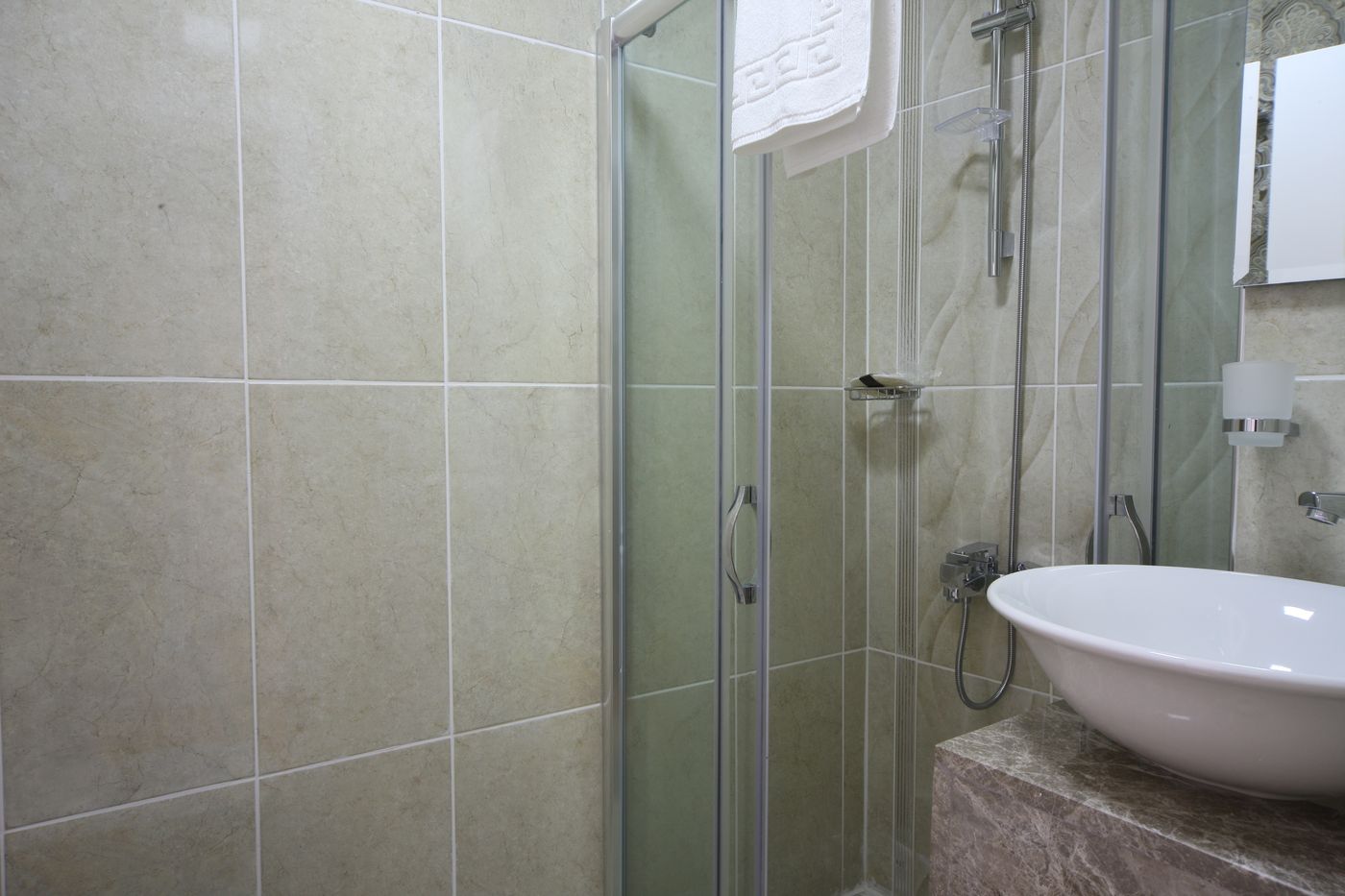 Hotel-Black-Tulip-Room-58