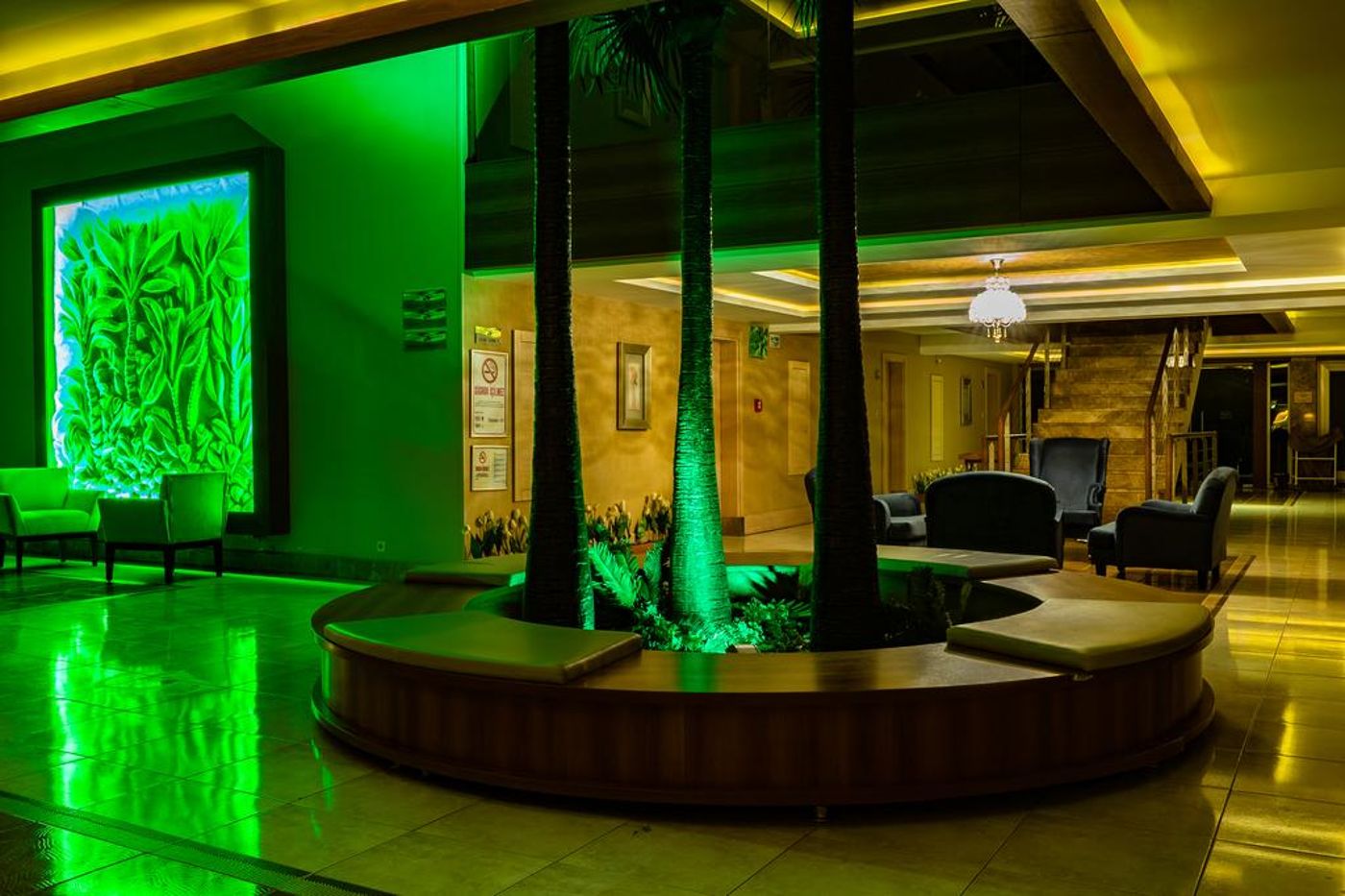 Hotel Ambassador Plaza