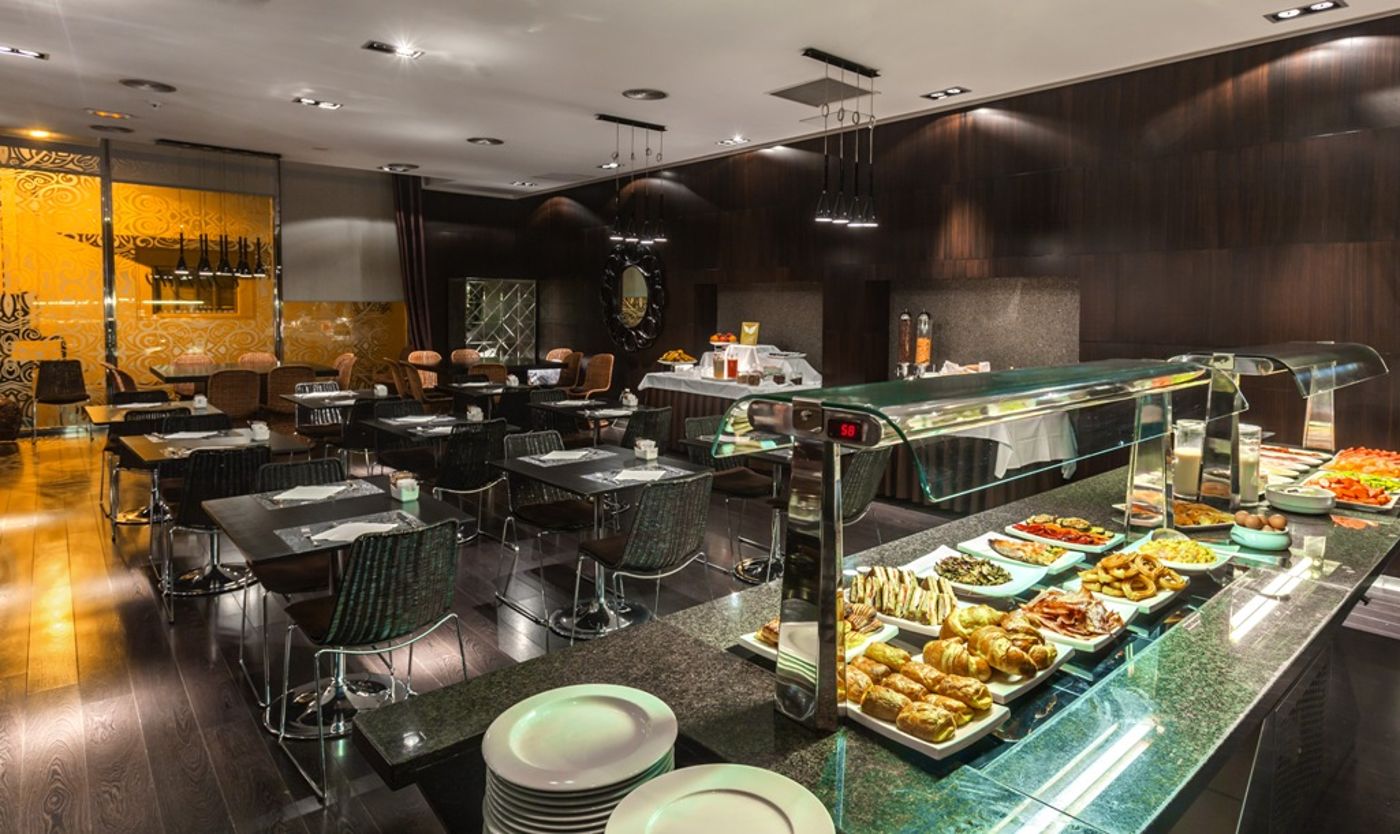 Occidental Santa Cruz Contemporaneo