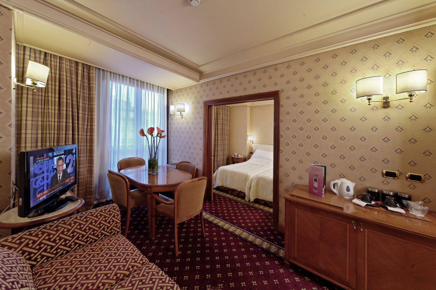 Hotel-Capitol-Room-7