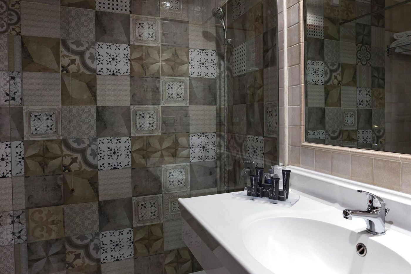 BV-Oly-Hotel-Room-30