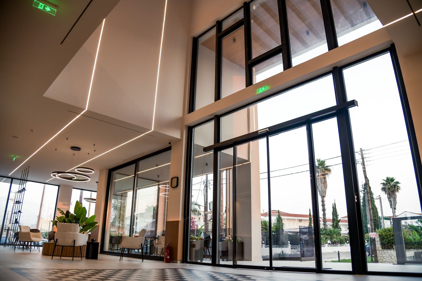 Canadian-Hotel-Lobby-57