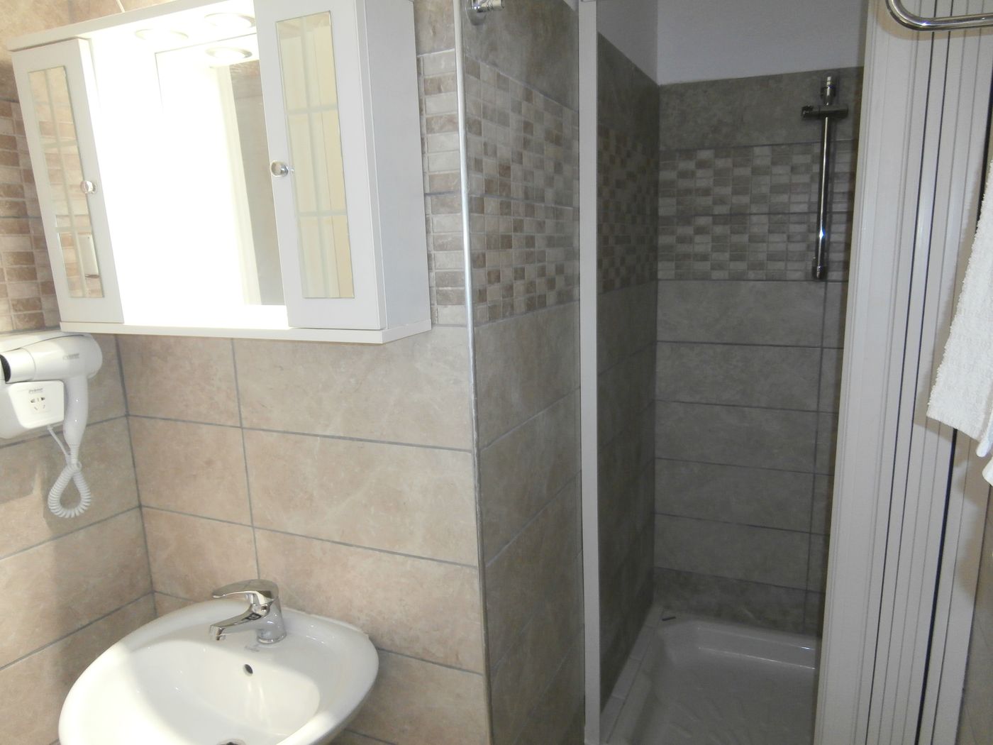 River-Studios-and-Apartments-Room-32