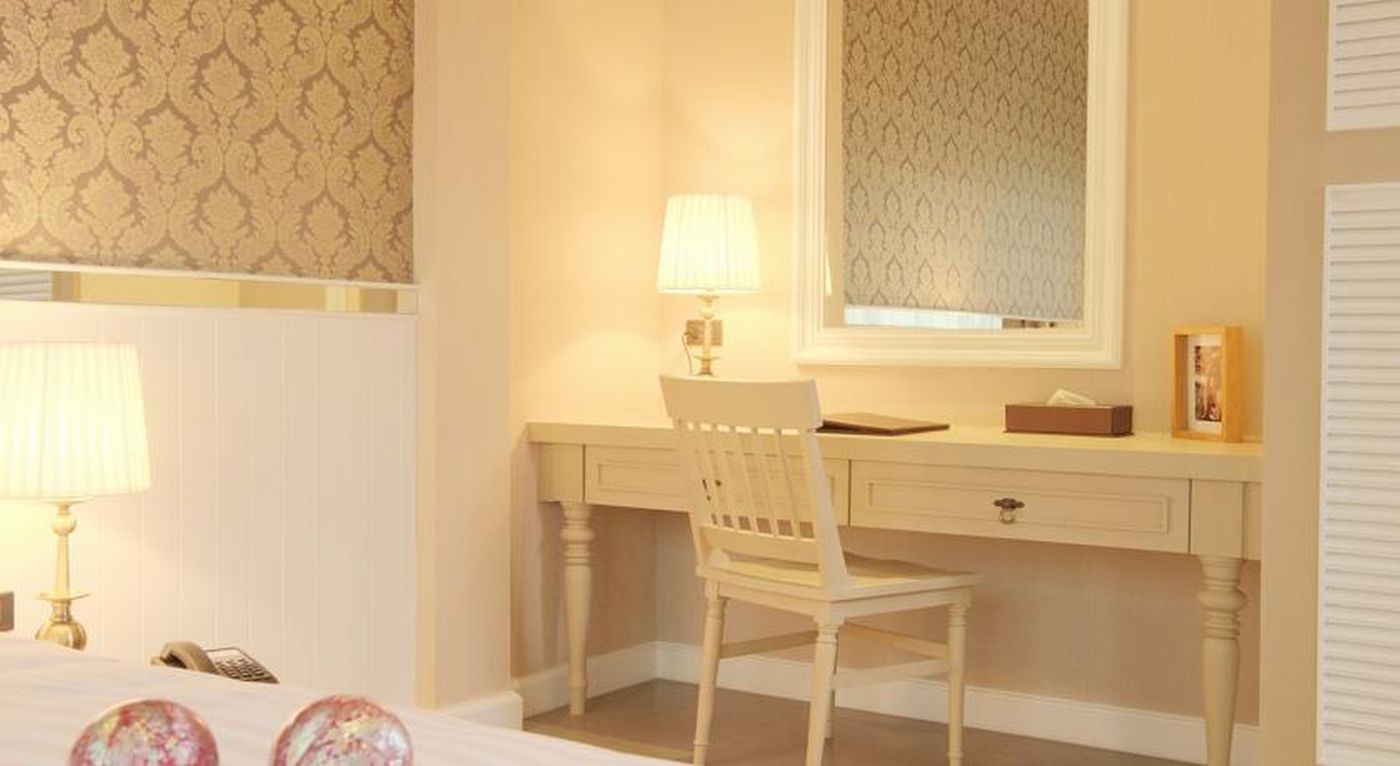 The-Raya-Surawong-Bangkok-Room-21