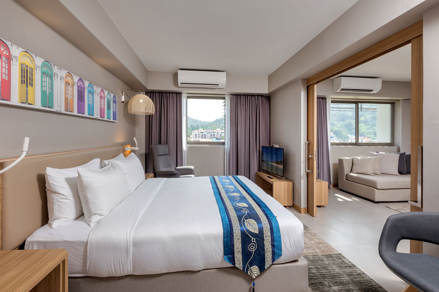 Oakwood-Hotel-Journeyhub-Phuket-Room-10