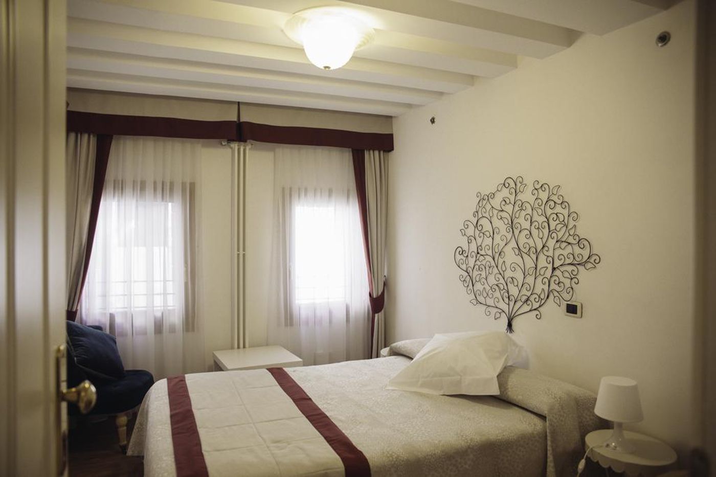 Antigo-Trovatore-Room-45