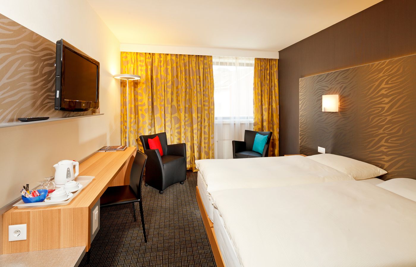 Metropol Hotel-Switzerland-BASEL-Room-7