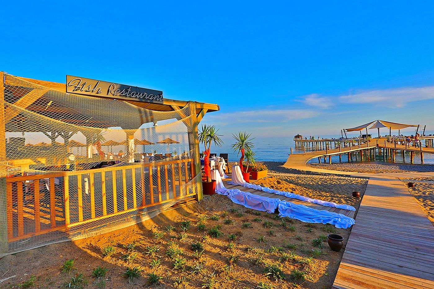 Selectum-Family-Comfort-Side-Restaurant-80