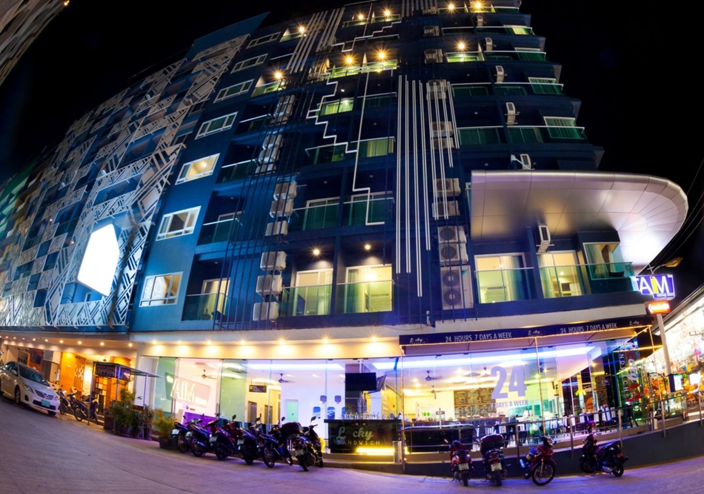 The-AIM-Patong-Hotel-General-view-12