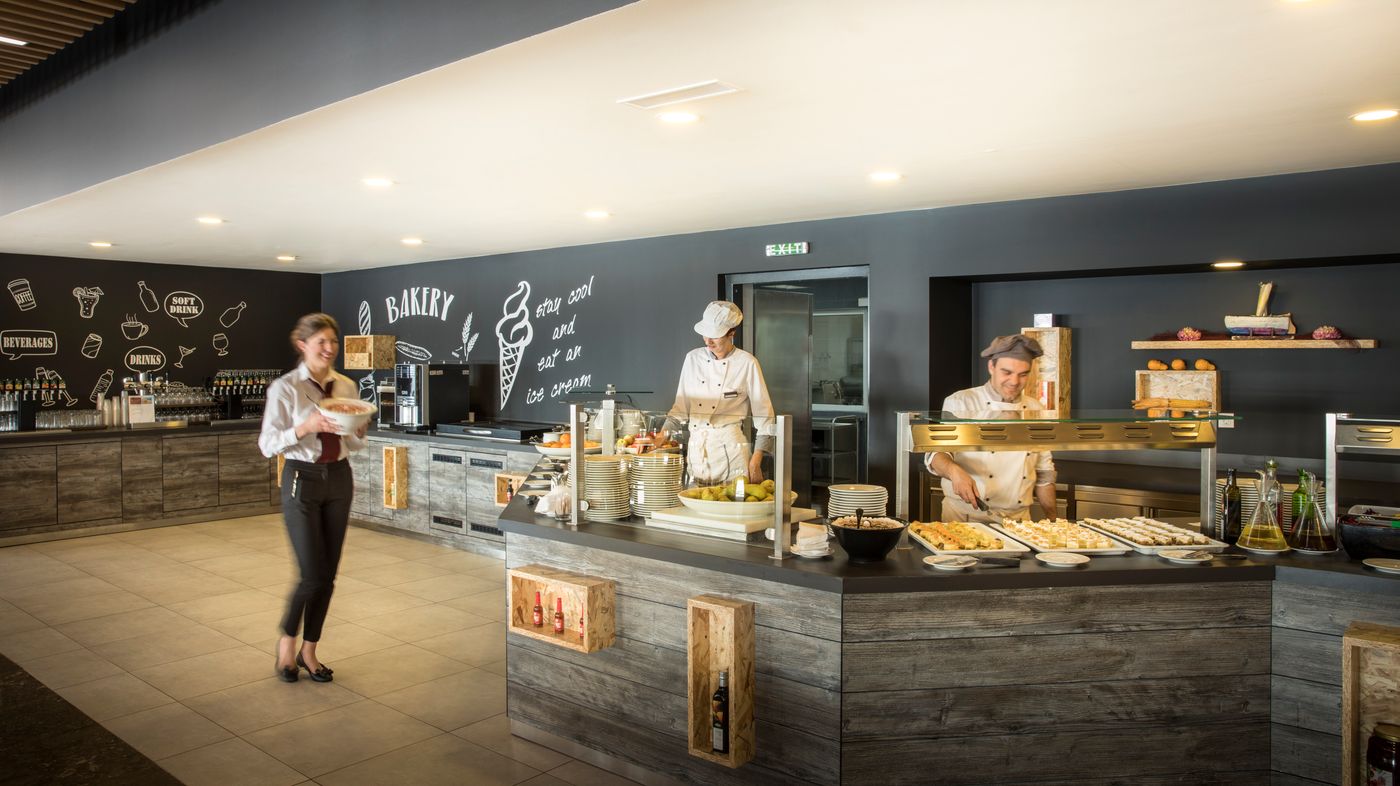 Epidaurus-Restaurant-50