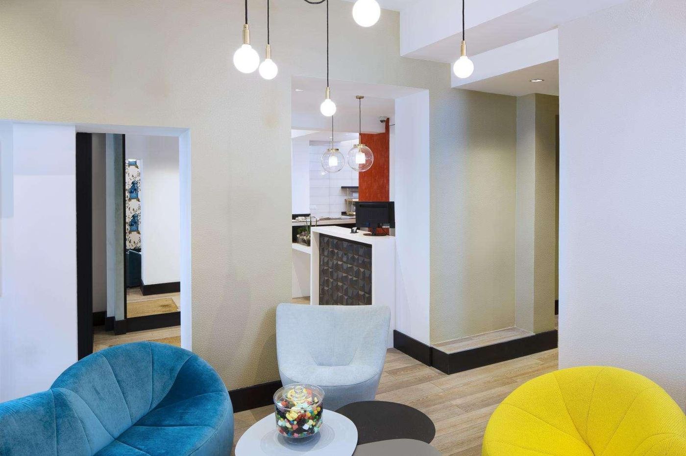 Hotel-Haussmann-Saint-Augustin-Lobby-9