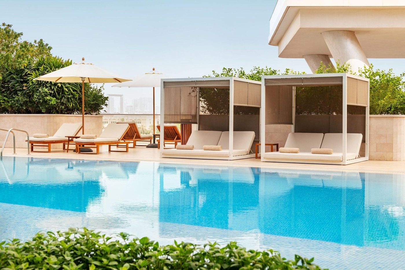 JW-Marriott-Marquis-Hotel-Dubai-Pool-4