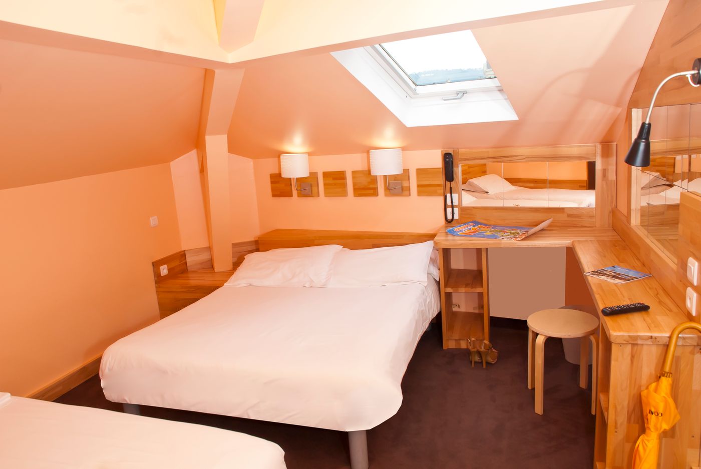 Comte-De-Nice-Room-9