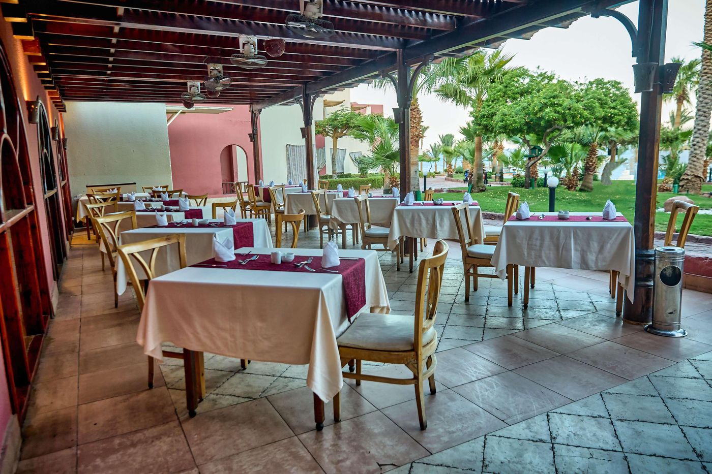 Tropitel-Dahab-Oasis-Restaurant-15