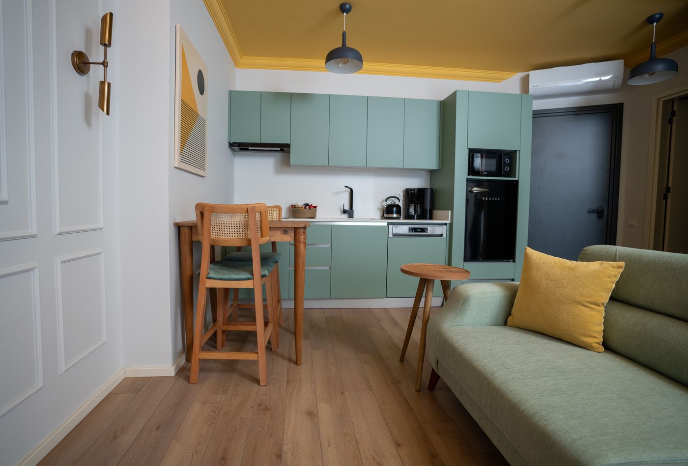 Bird-Nest-Suites-Room-21