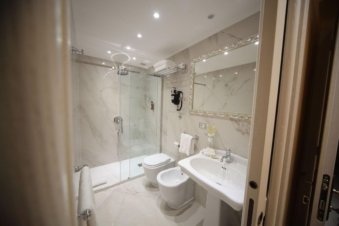 Maison-Tritone-Room-35