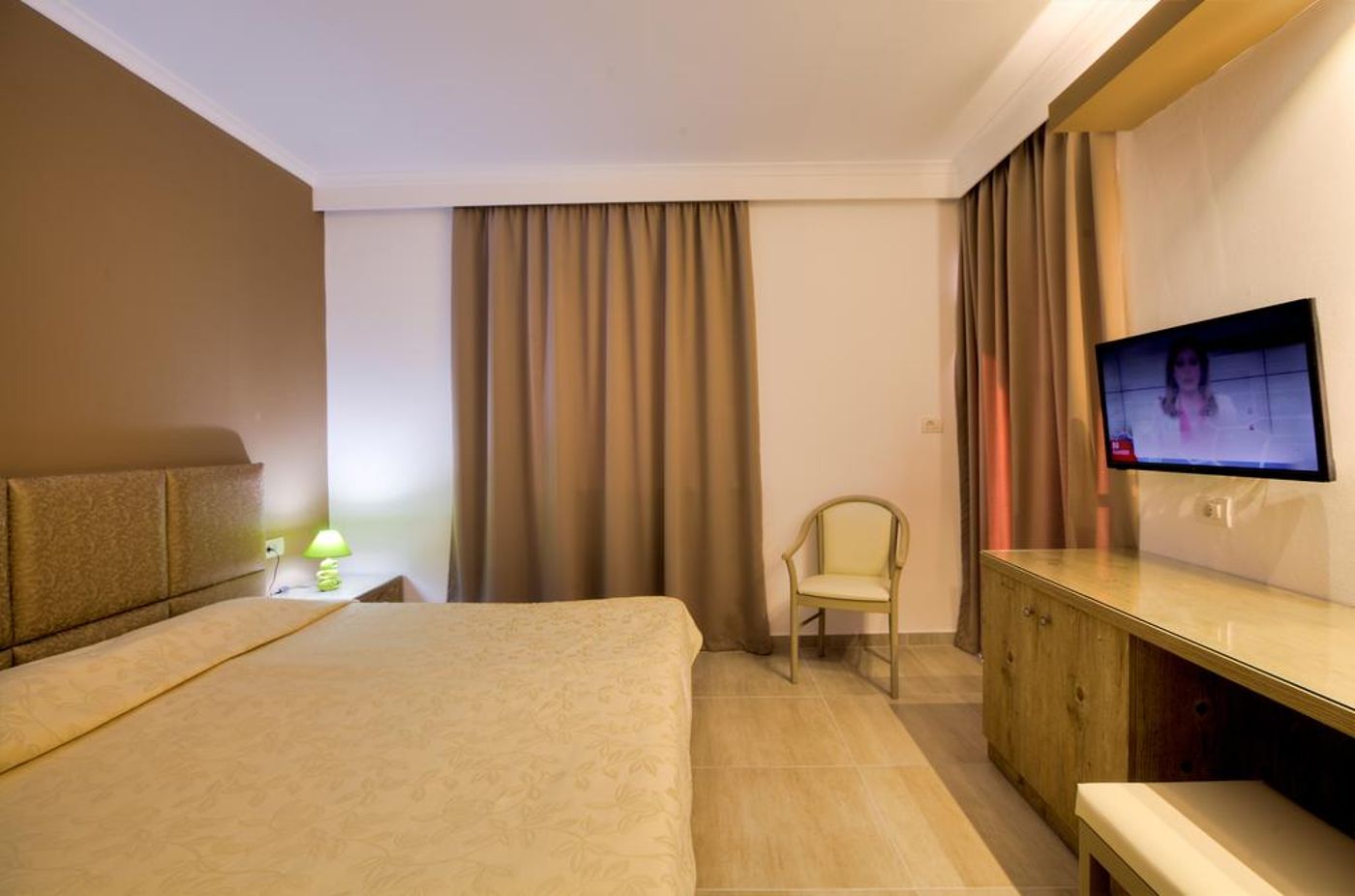 Alexandra Beach Hotel