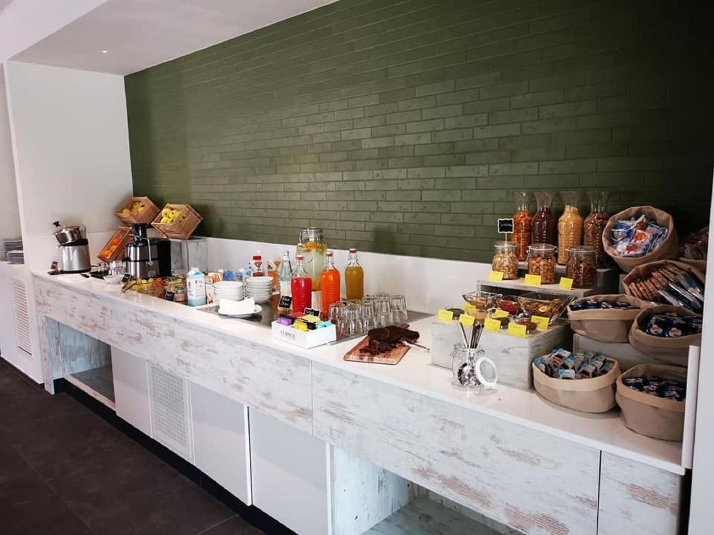 Youmami--Lifestyle-Suite-Hotel-Restaurant-13