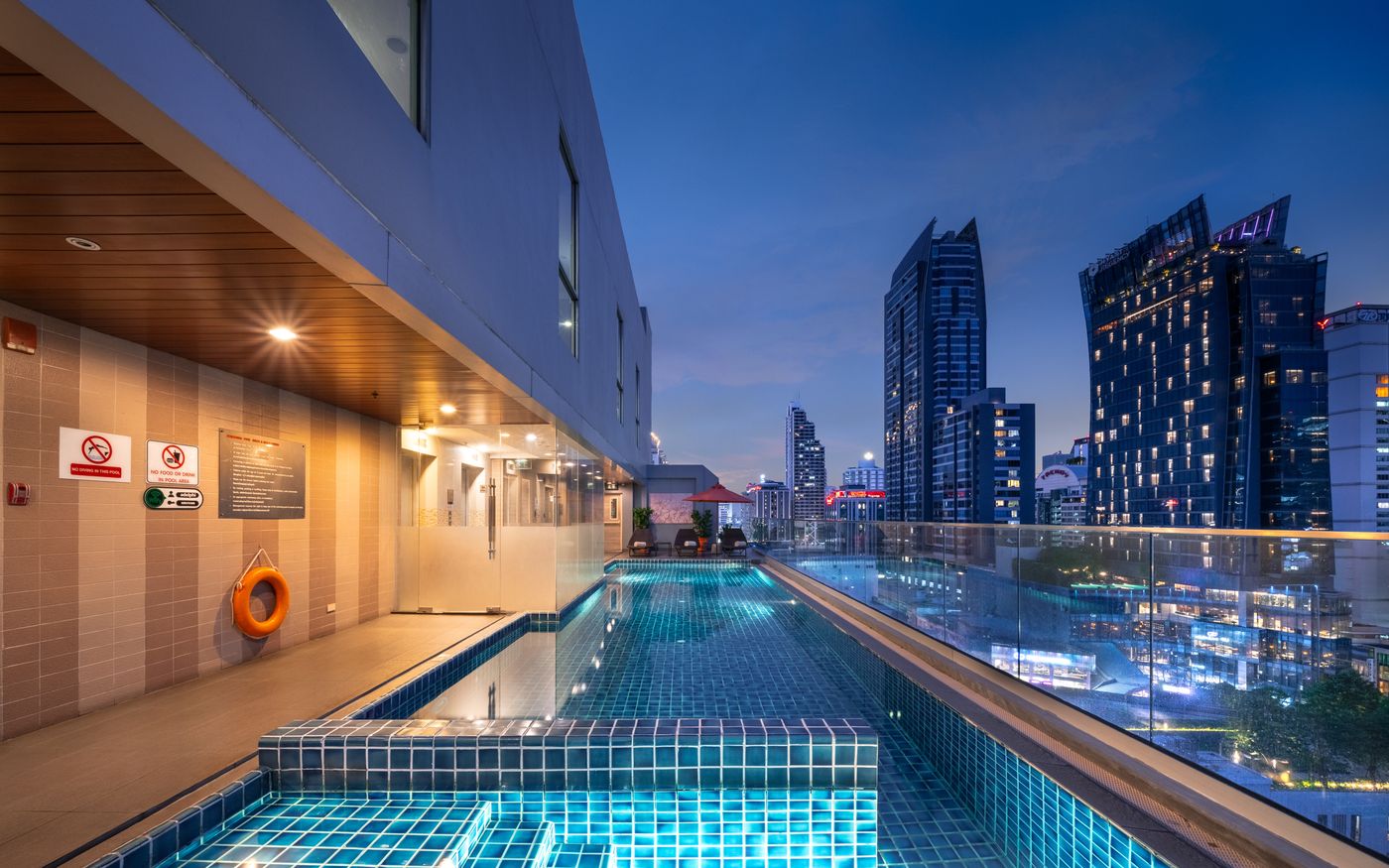 Adelphi-Suites-Bangkok-Pool-68