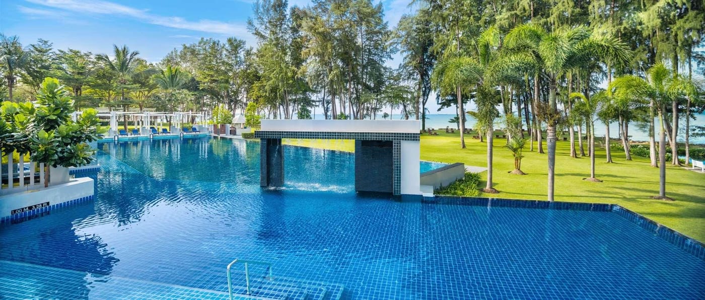 Dusit-Thani-Krabi-Beach-Resort-Pool-2