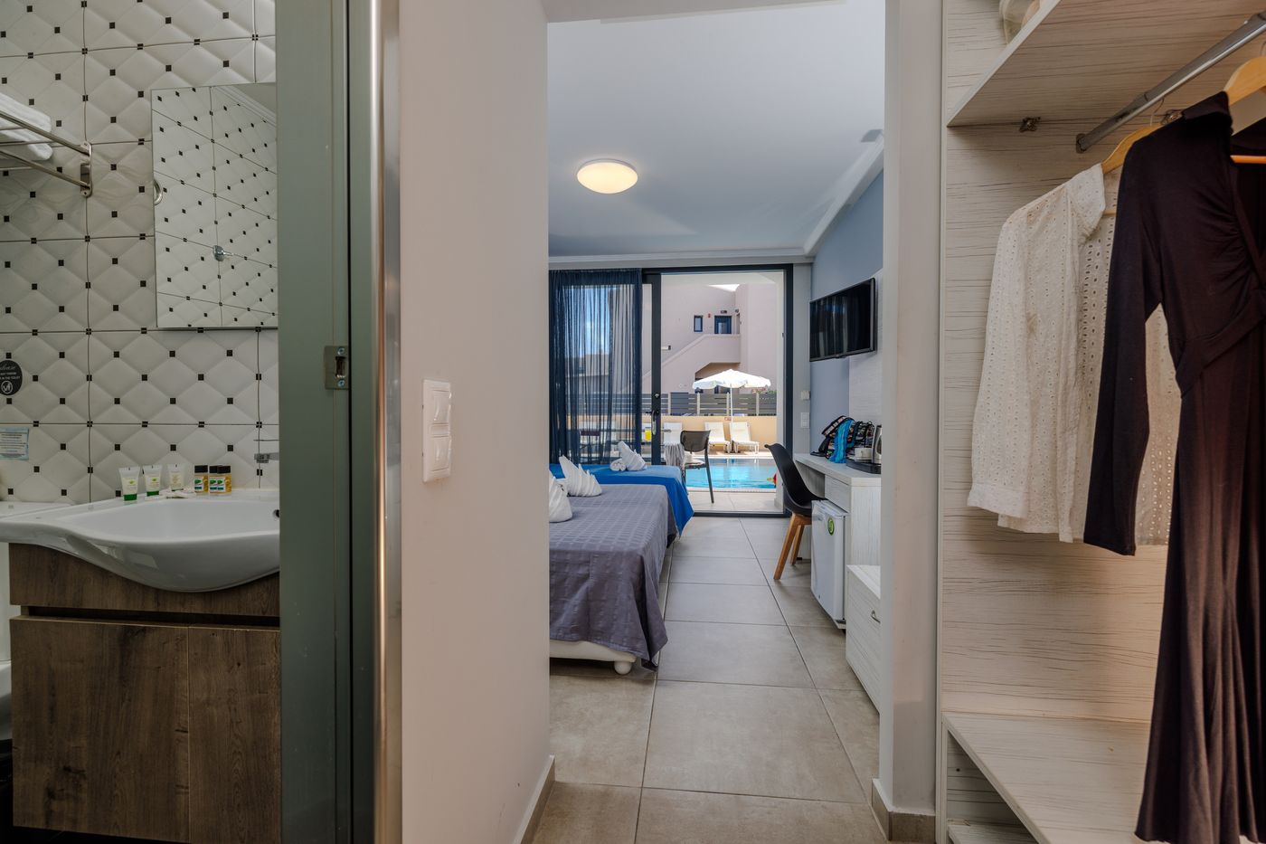 Blue-Aegean-Suites---Apts-Room-28