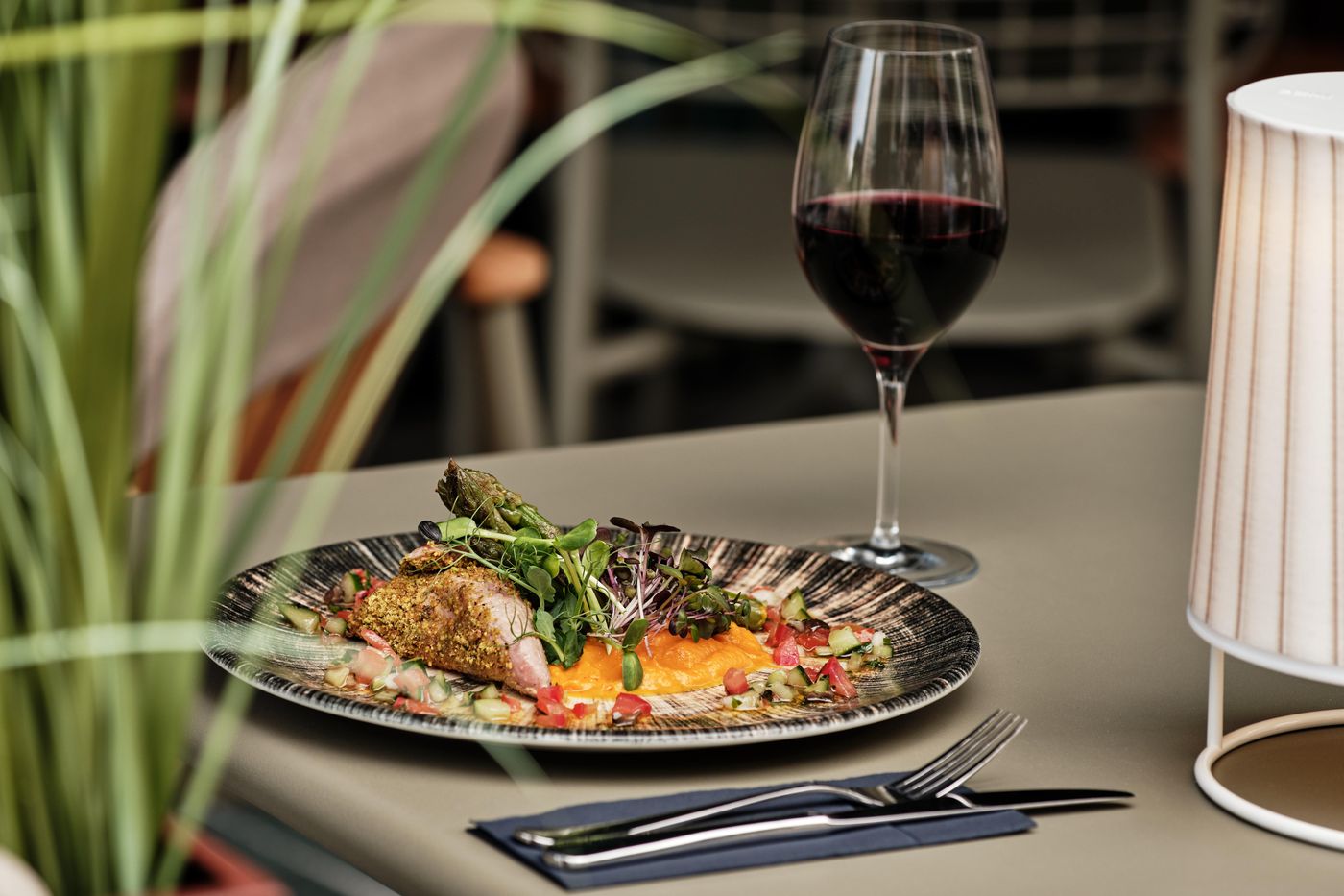 Holiday-Inn-Warsaw-City-Centre-Restaurant-61