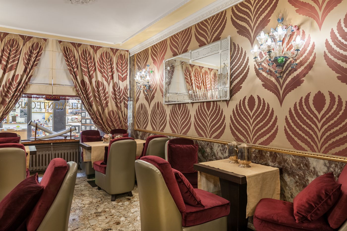 Hotel-Montecarlo-Lobby-12