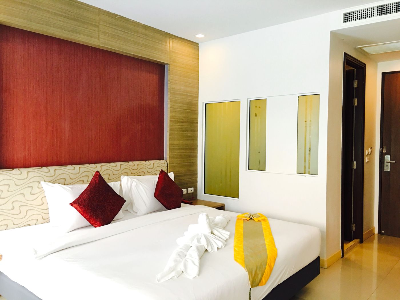 Andatel-Grand-----Patong-Phuket-Room-22