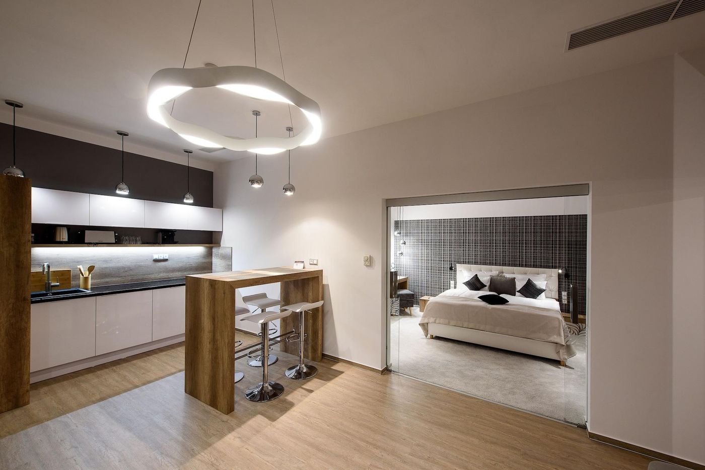 Karoly-Corner-Residences-Room-34