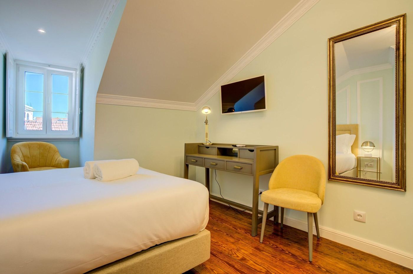 Solar-Dos-Poetas-Room-21