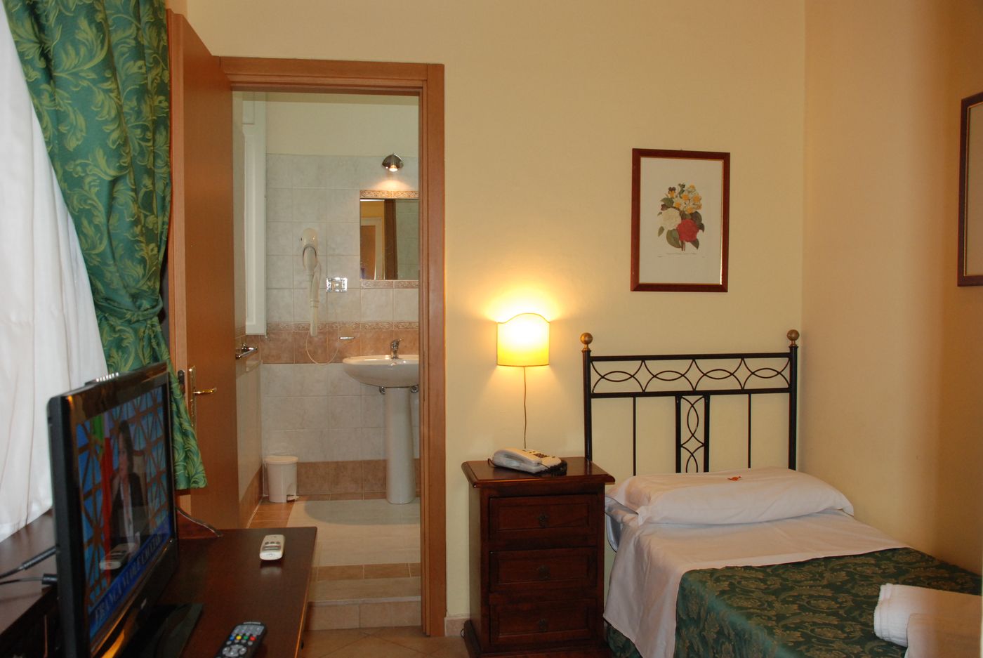 Hotel-Del-Centro-Room-8