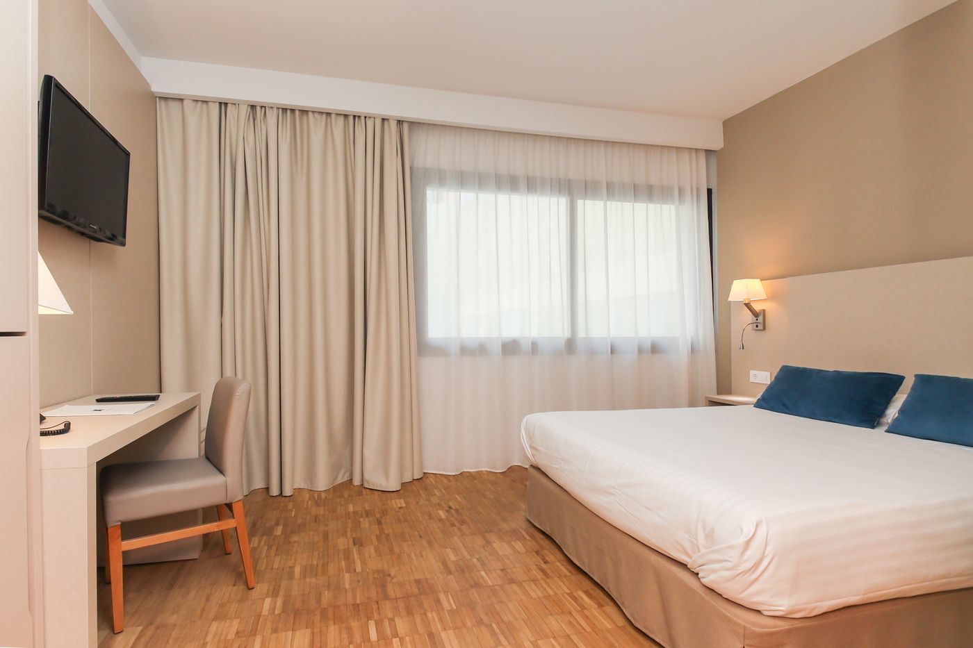 Lauria-Room-10