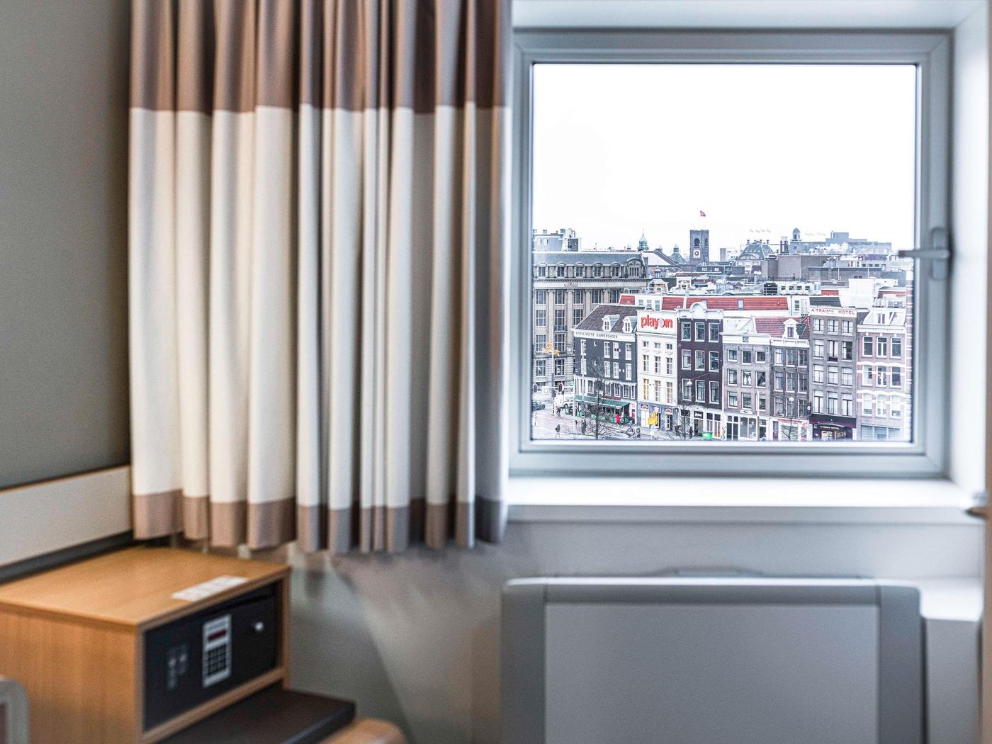ibis-Amsterdam-Centre-Room-66