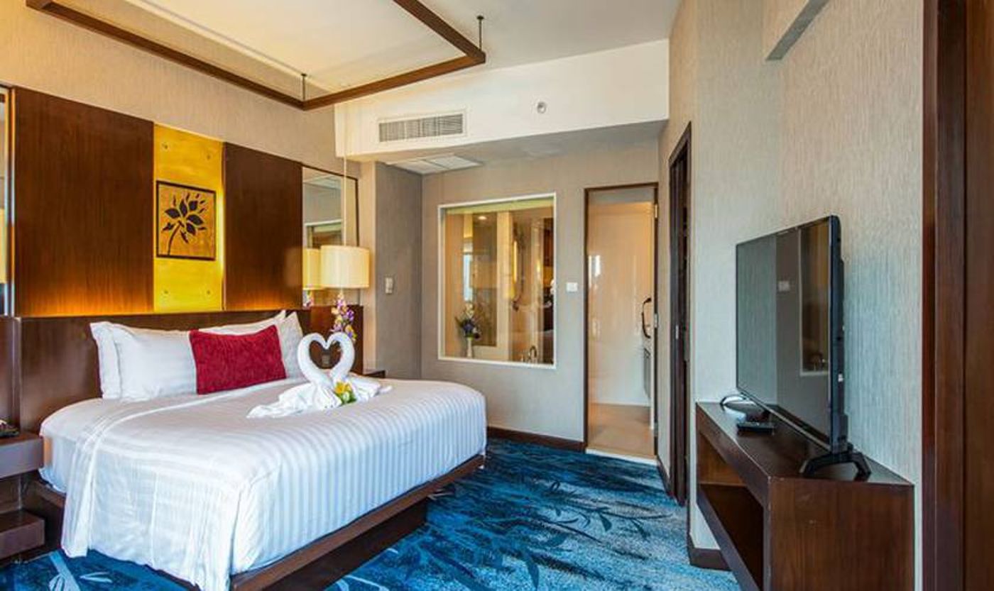 Ambassador-Bangkok-Room-22